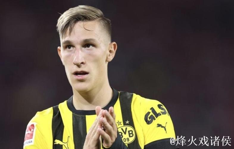 每体：巴萨密切关注施洛特贝克，他无意与多特续约